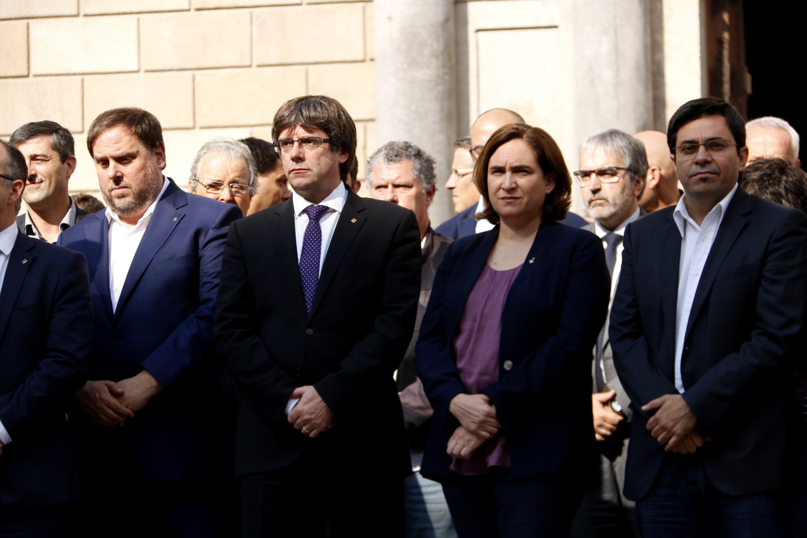 Puigdemont se la devuelve a Colau: "Deriva decadente"