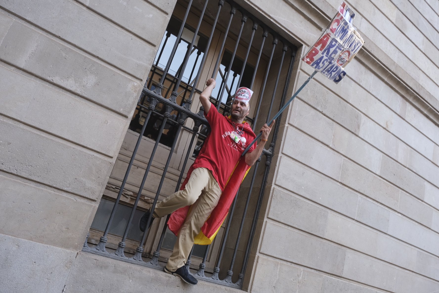 Protesta pregon mercè ayuntamiento barcelona / Carlos Baglietto