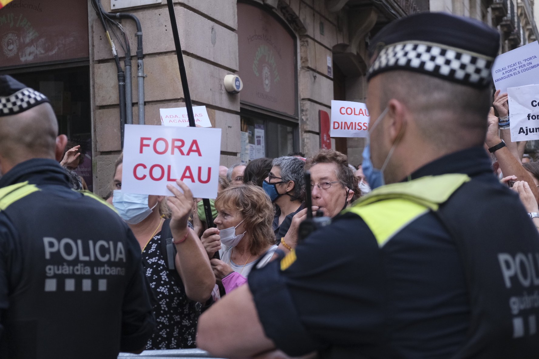 Vuitanta entitats diuen prou a Colau i convoquen a Sant Jaume el 21 d’octubre