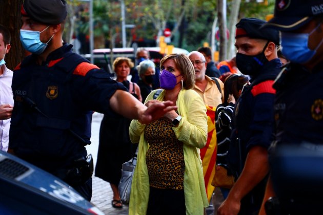 Alba Verges concentración consulado italia Barcelona Eva Parey