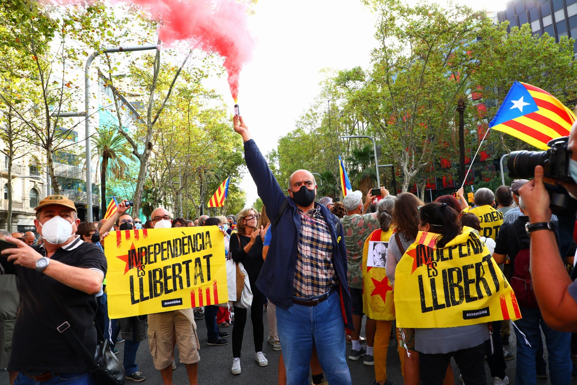 concentracion consulado italia detencion puigdemont eva parey