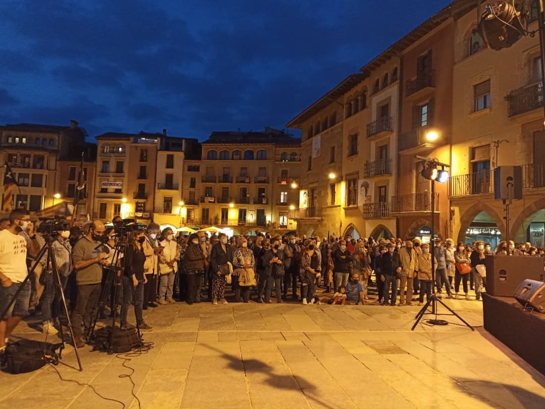 @AssembleaOsona mande free puigdemont libre preso presidente