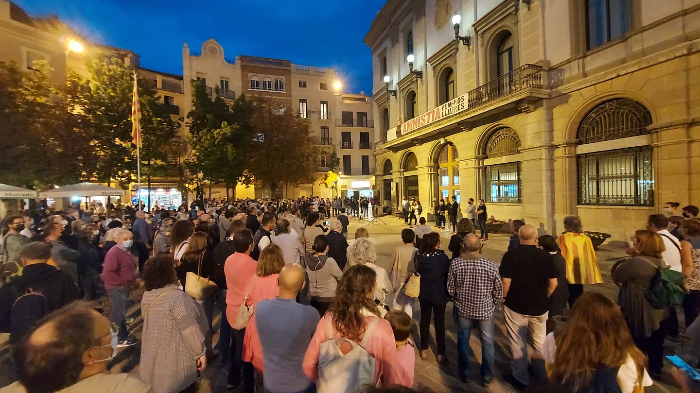 Ayuntamiento Igualada manifestación Puigdemont / ACN