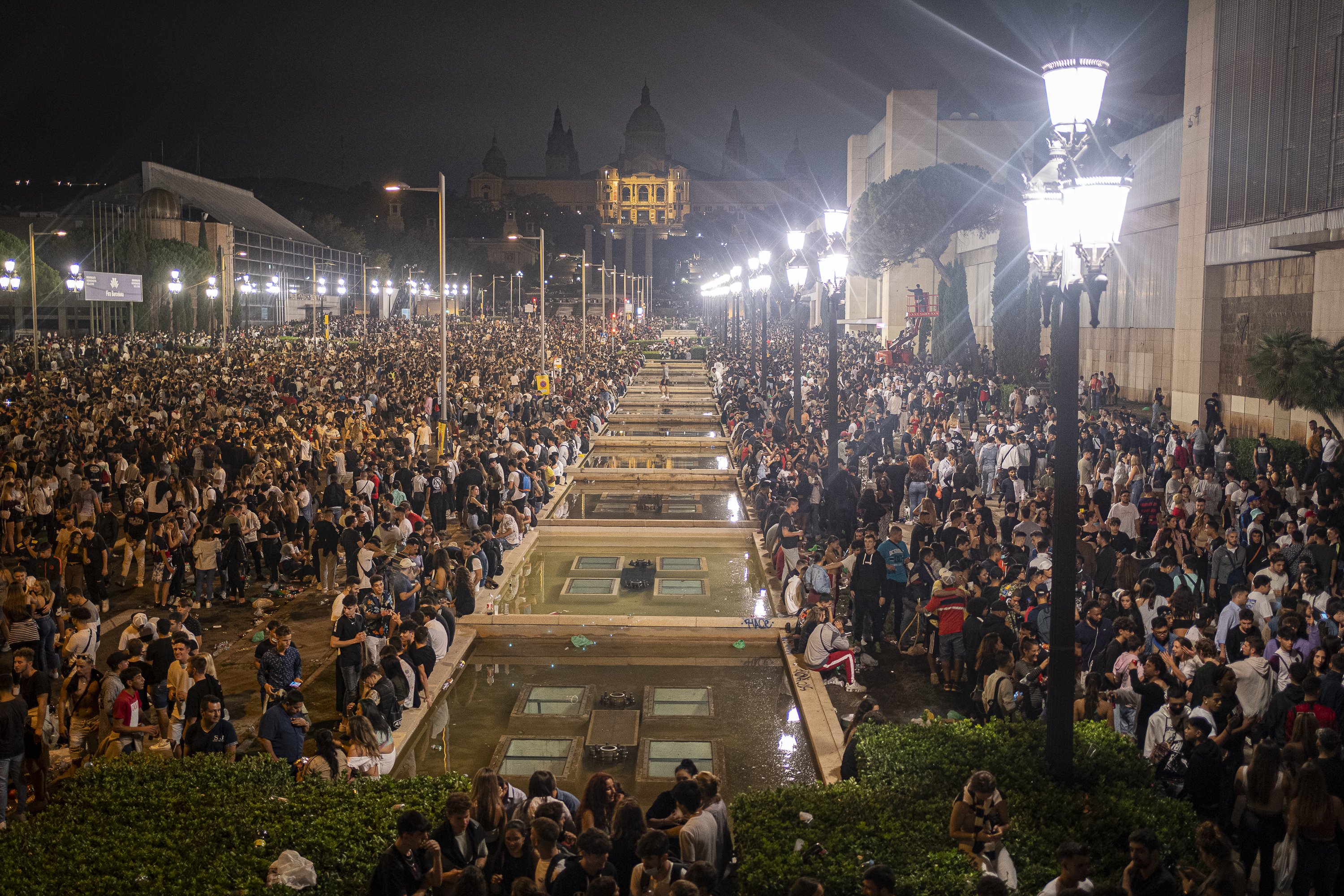 Maria Cristina y el Poble Espanyol, pesadillas ruidosas para la Font de la Guatlla