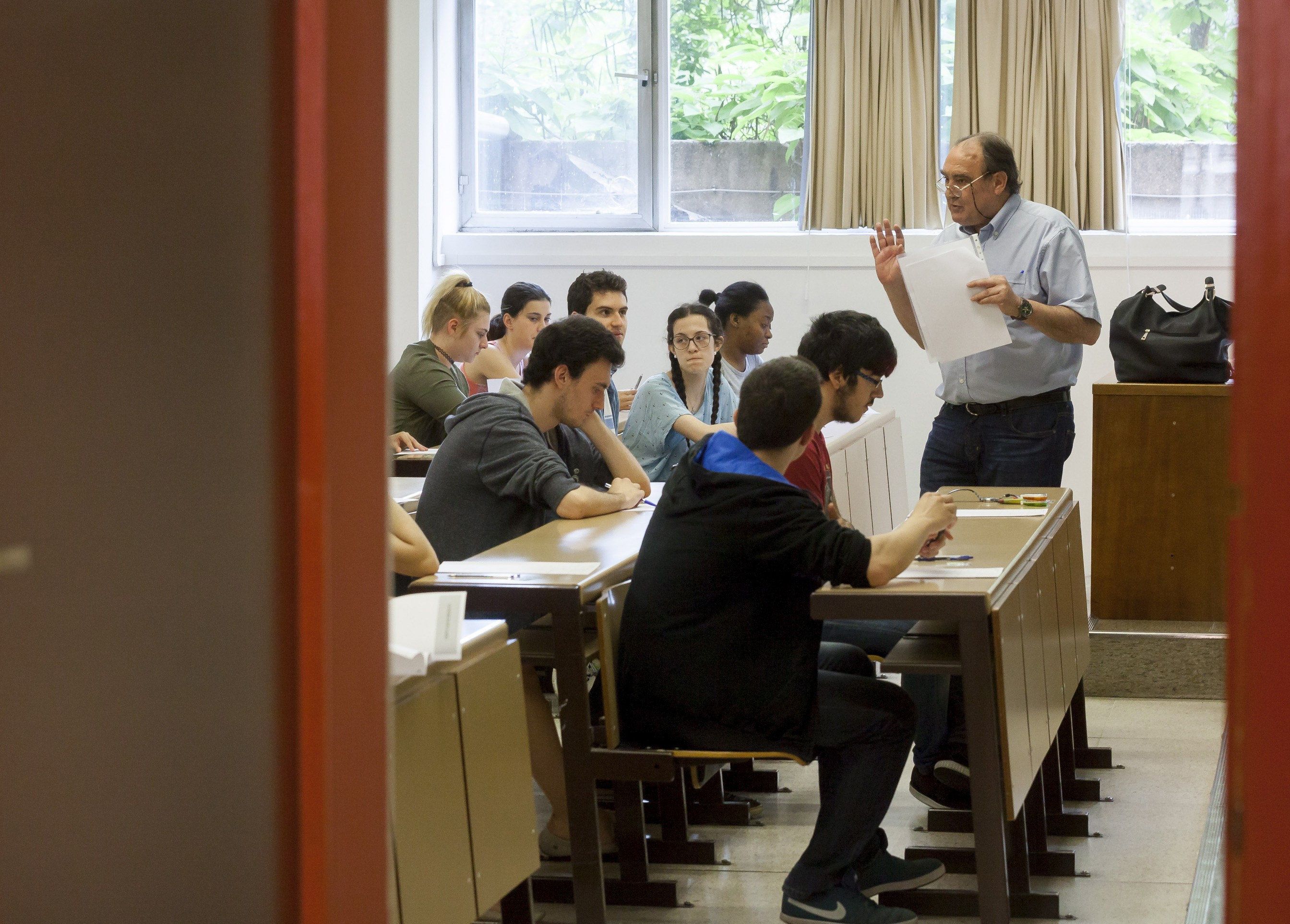 Estudiantes de Filología se quejan de las trabas para ser profesores de catalán