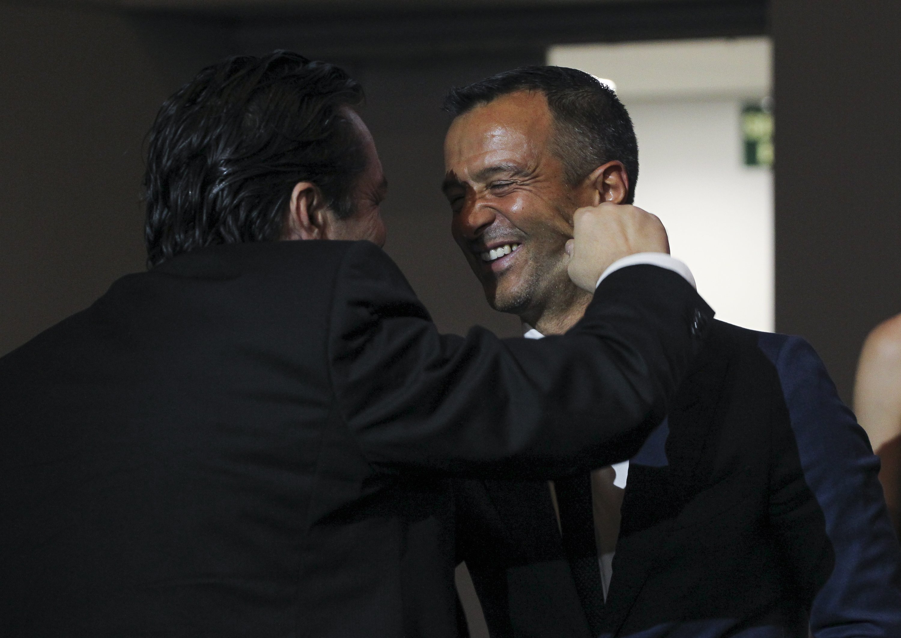 Jorge Mendes ofrece el fichaje a Joan Laporta porque no soporta a Rangnick y quiere irse del Manchester United