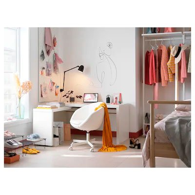 Escriptori amb tauler extraïble de Ikea1