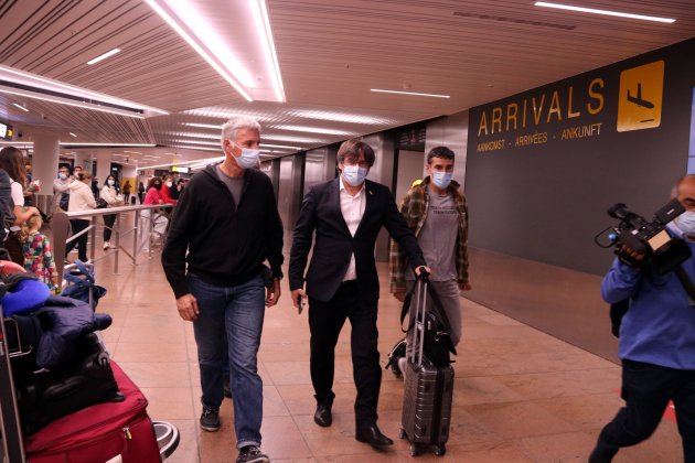Carles Puigdemont llega a Bruselas procedente de Roma septiembre ACN