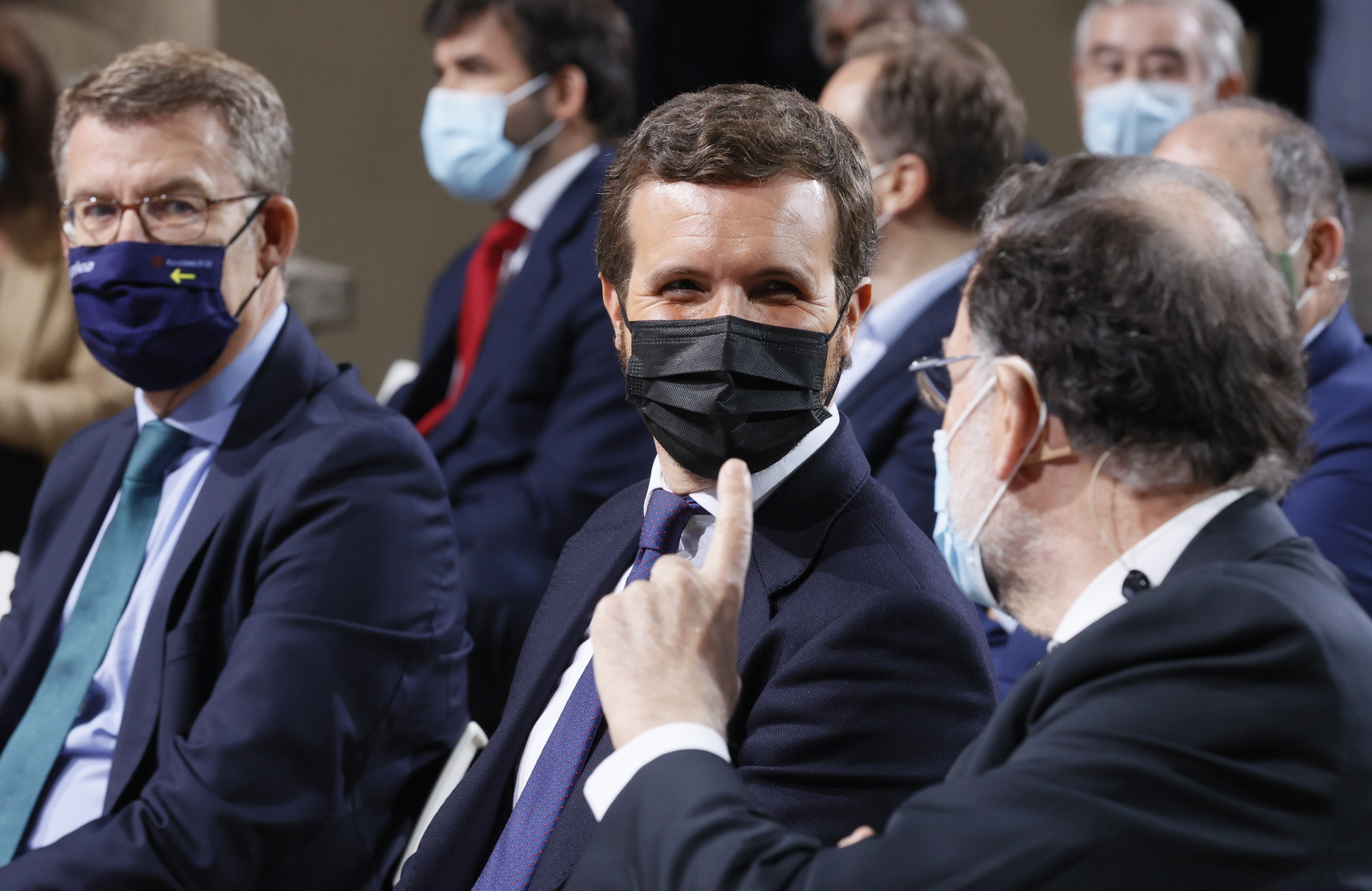 Rajoy y Feijóo abren la convención del PP instando a Casado a huir del populismo