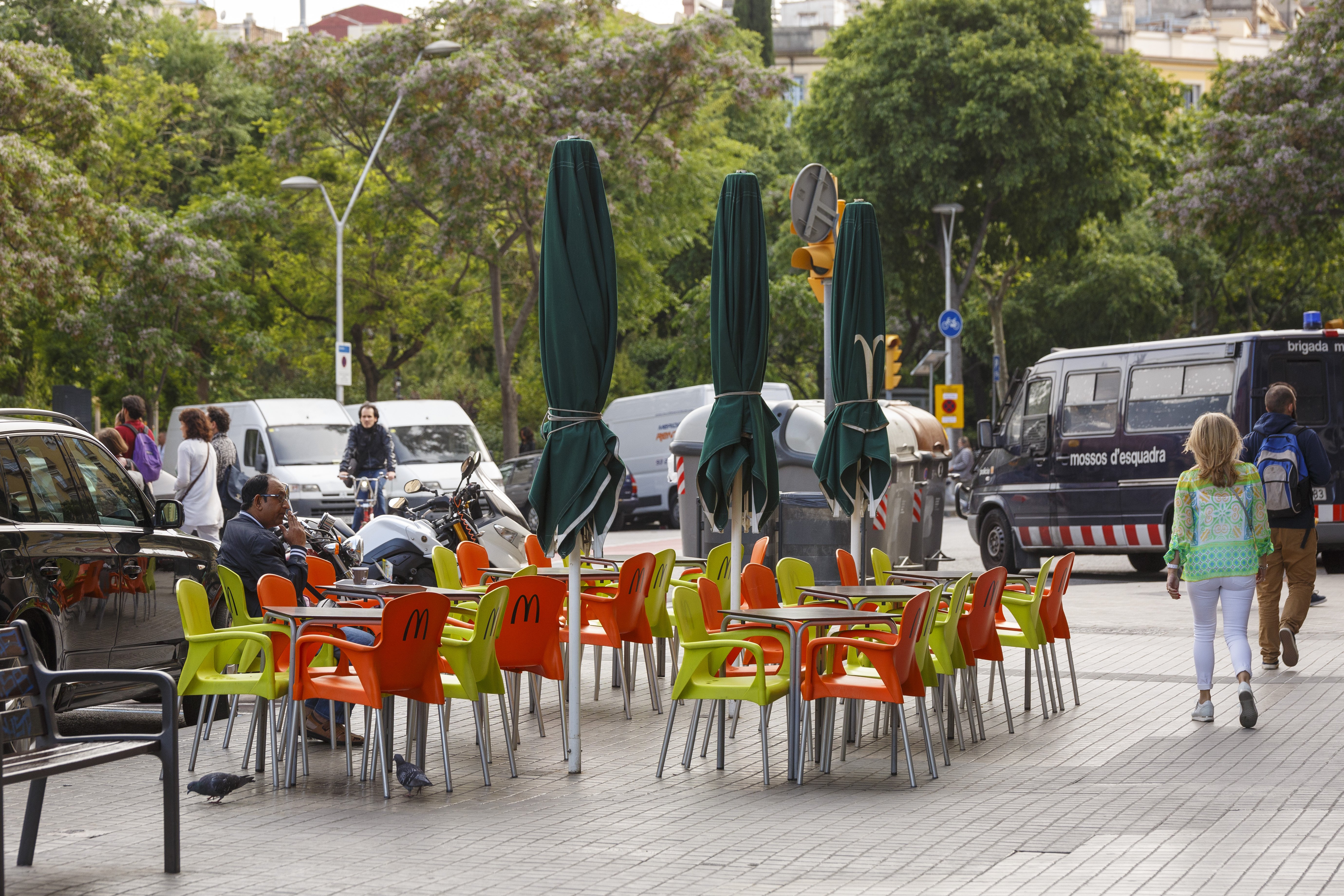 La normativa singular de terrazas de la Sagrada Família que favorece al McDonalds