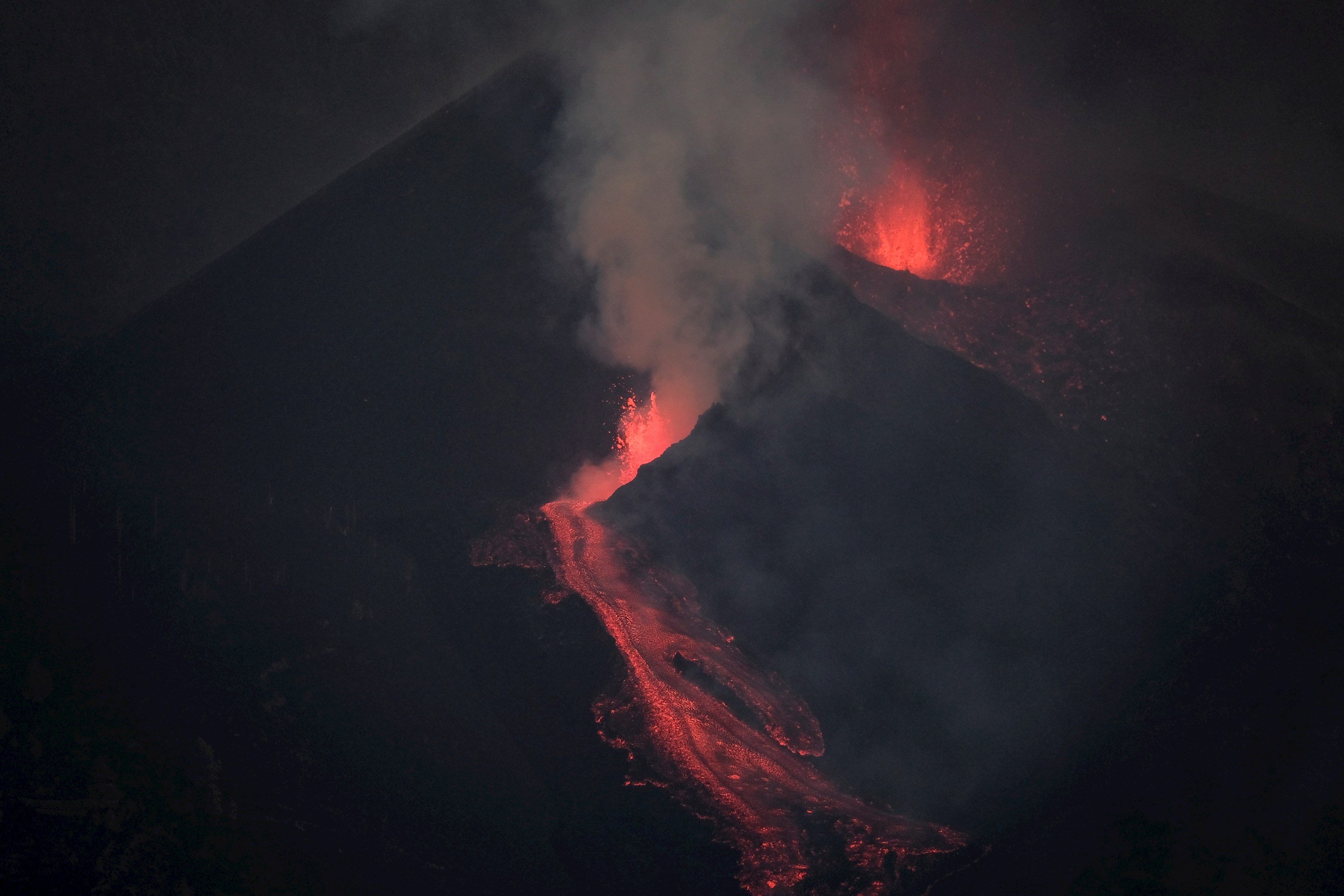 rio de lava del volcan de la Palma / Efe