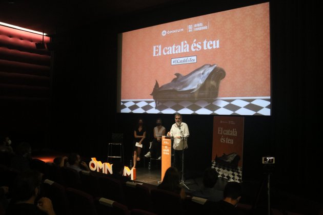 Acto de presentación de la campaña 'El Català És Teu' de Òmnium Cultural - ACN