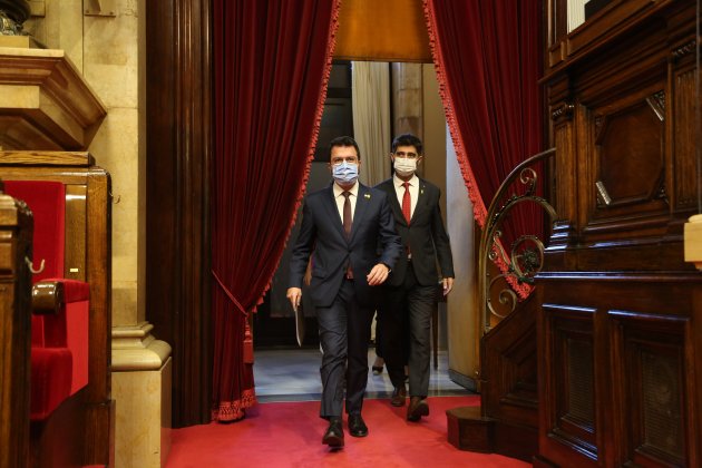 El presidente del govern, Pere Aragonès en el Parlament, debate en el pleno - Montse Giralt