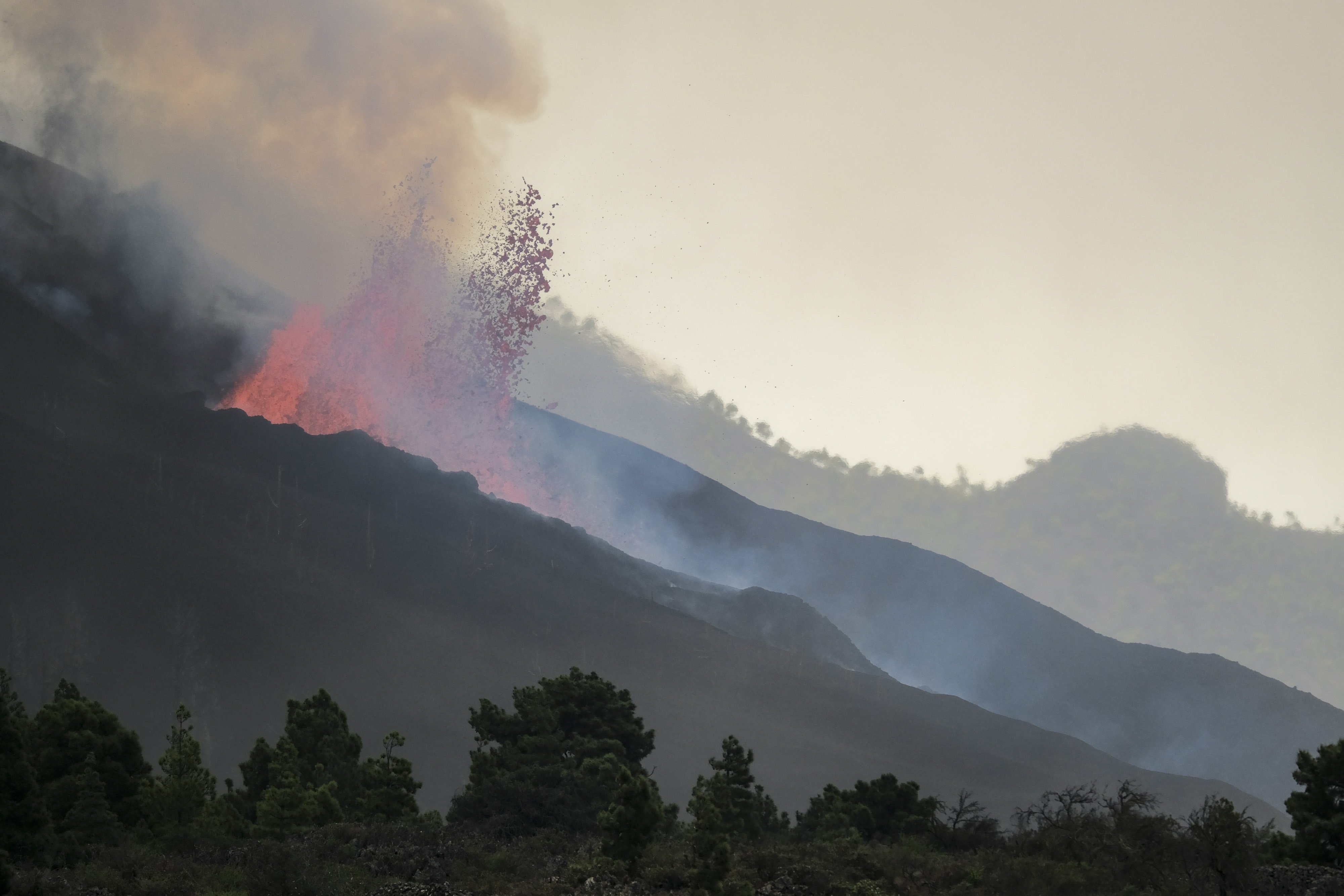 El volcán de La Palma entra en una fase de erupción hawaiana: es menos explosivo