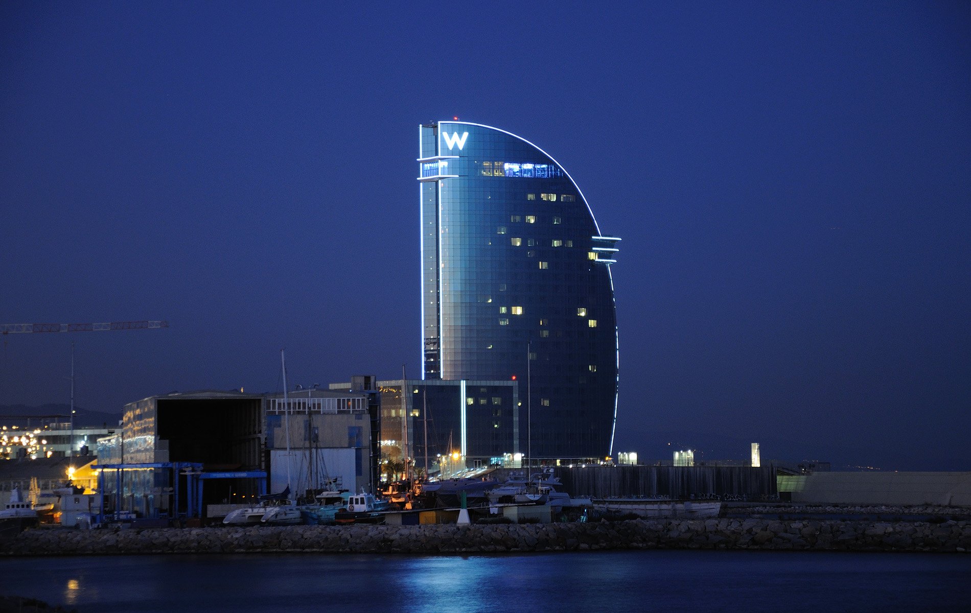 El mejor hotel con vistas al mar de Barcelona tiene una puntuación de 8,5 en Booking