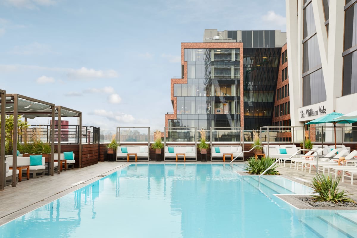 Els 5 millors hotels de Nova York amb piscina al terrat segons Booking