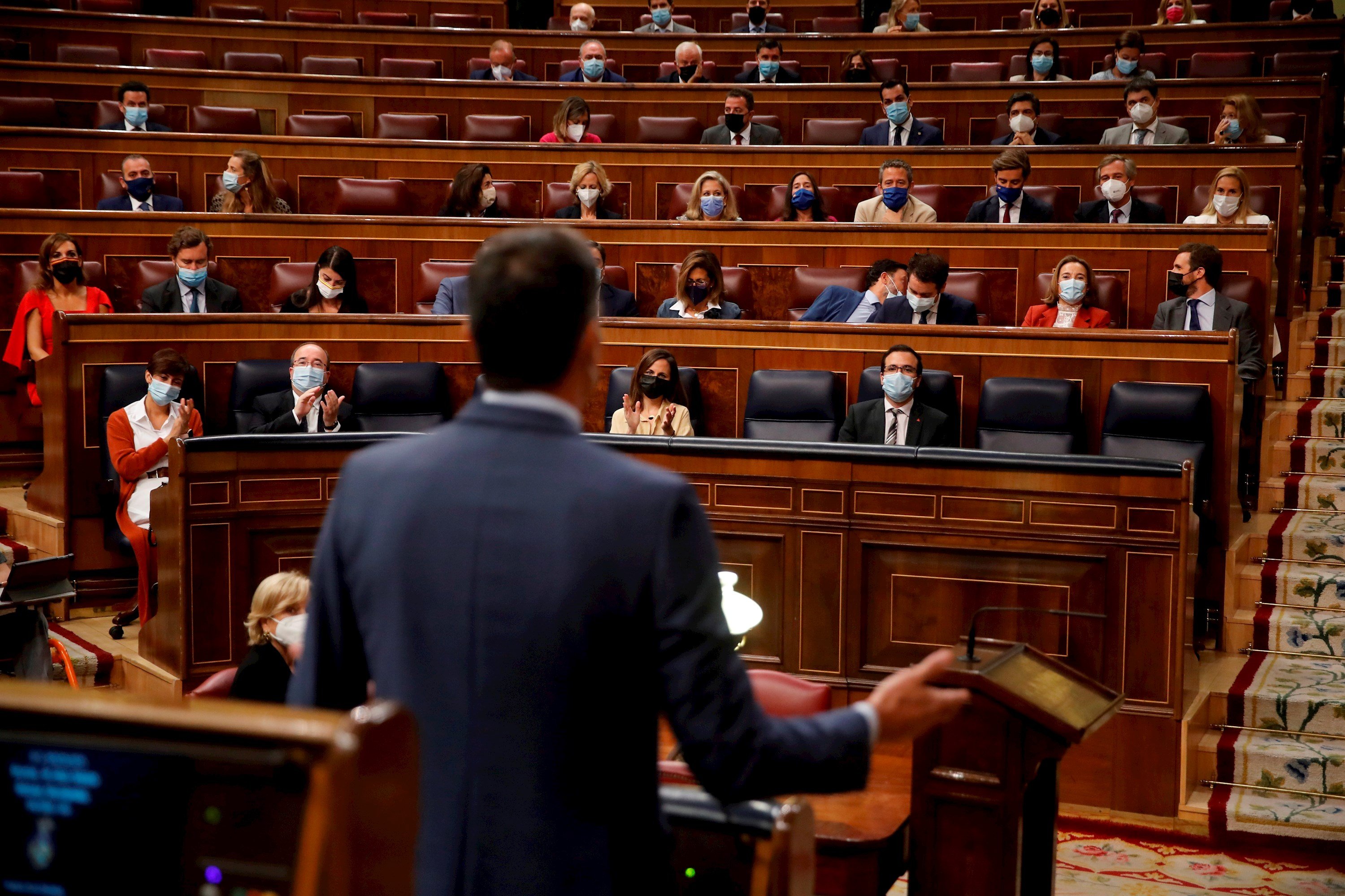 El CIS recorta la distancia entre Sánchez y Casado tras la convención del PP