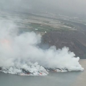 volcán La Palma lava llega al mar TV3