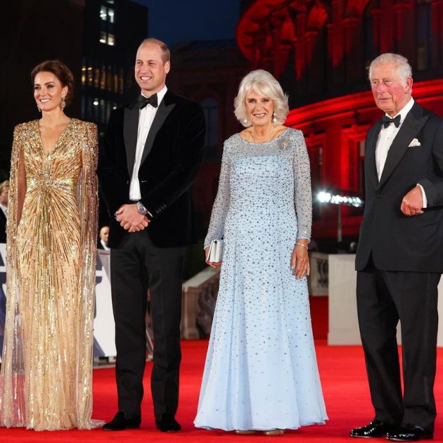 Familia real británica estreno 007 @dukeandduchessofcambridge