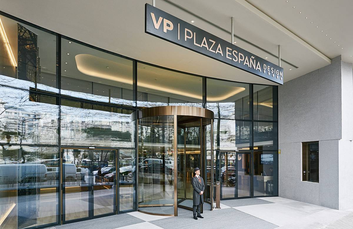 L'hotel 5 estrelles de Madrid número 1 a Booking està al centre i té un disseny espectacular.