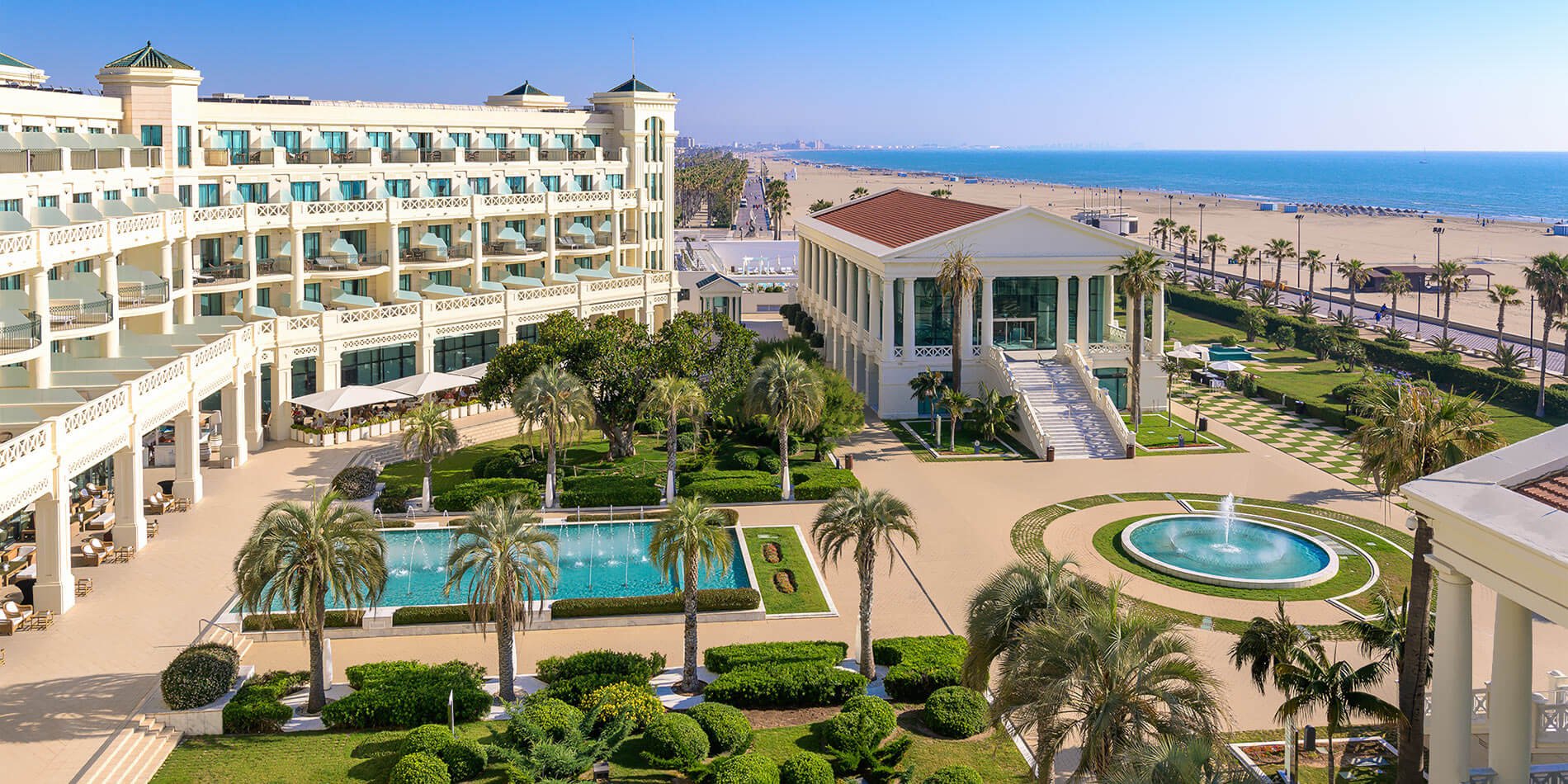 El Hotel Balneario Las Arenas Resort de Valencia arrasa en Booking: las mejores vistas al mar