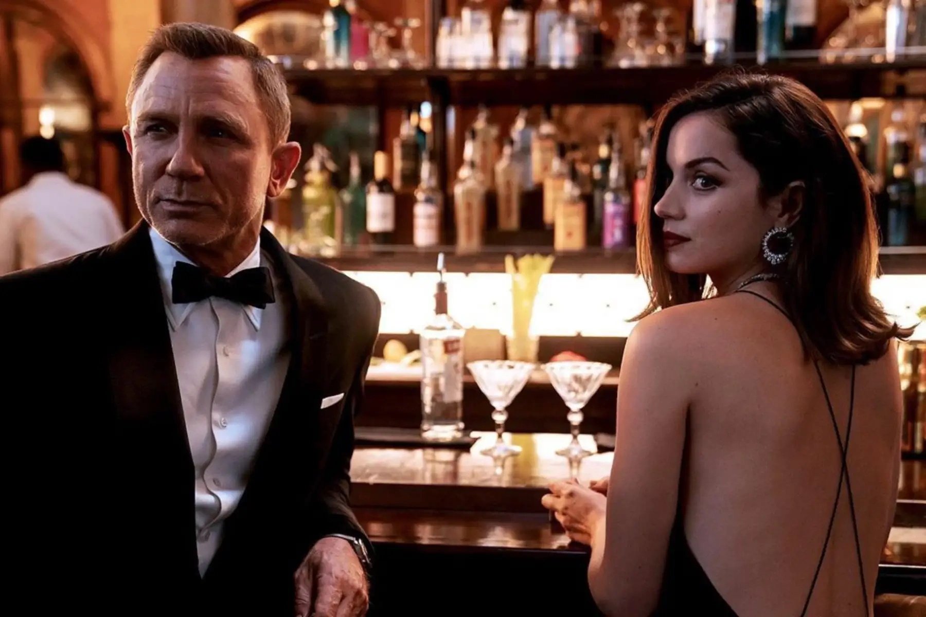5 raons per anar a veure la nova de James Bond