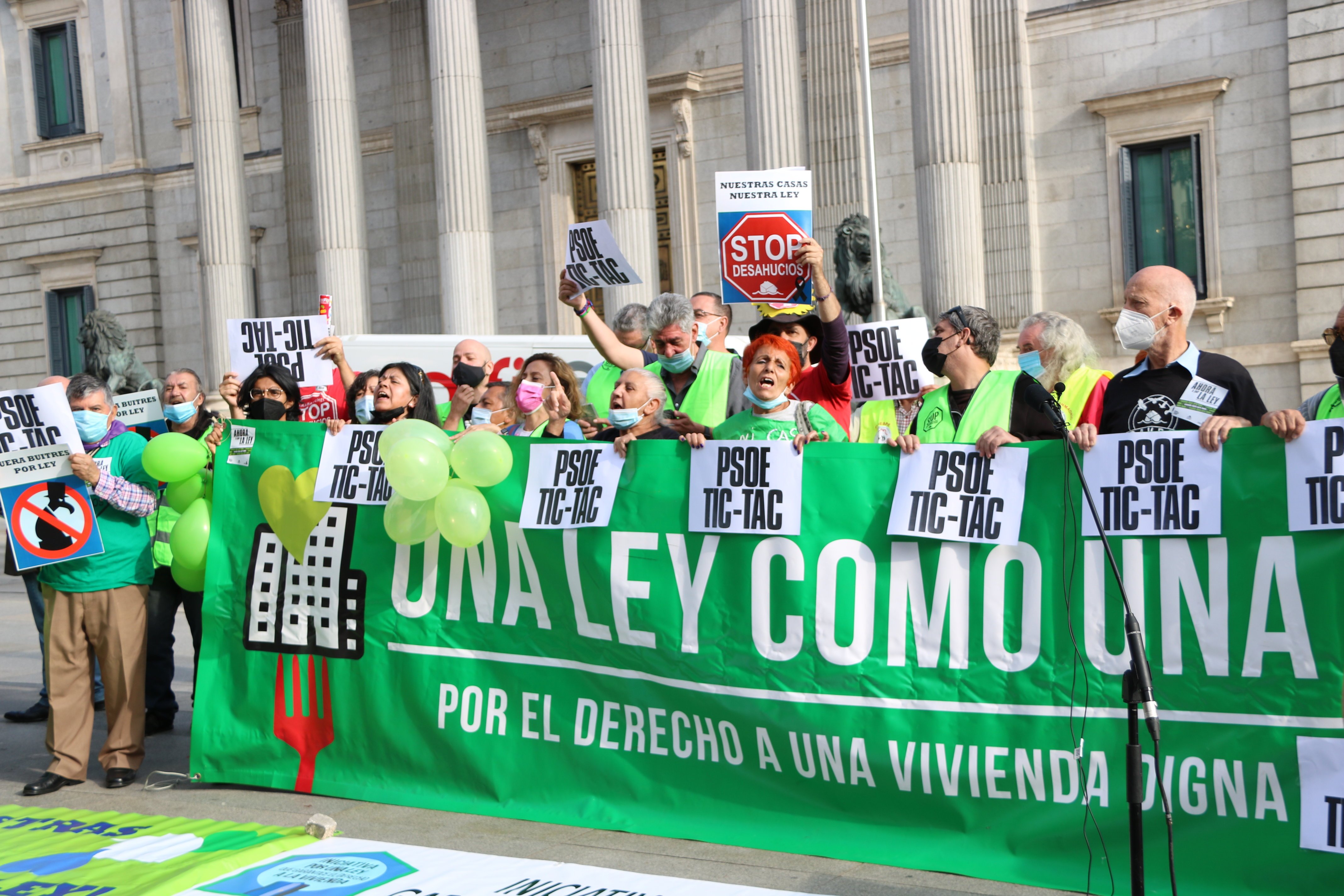 Podemos e independendistes presionan al PSOE registrando una ley de vivienda