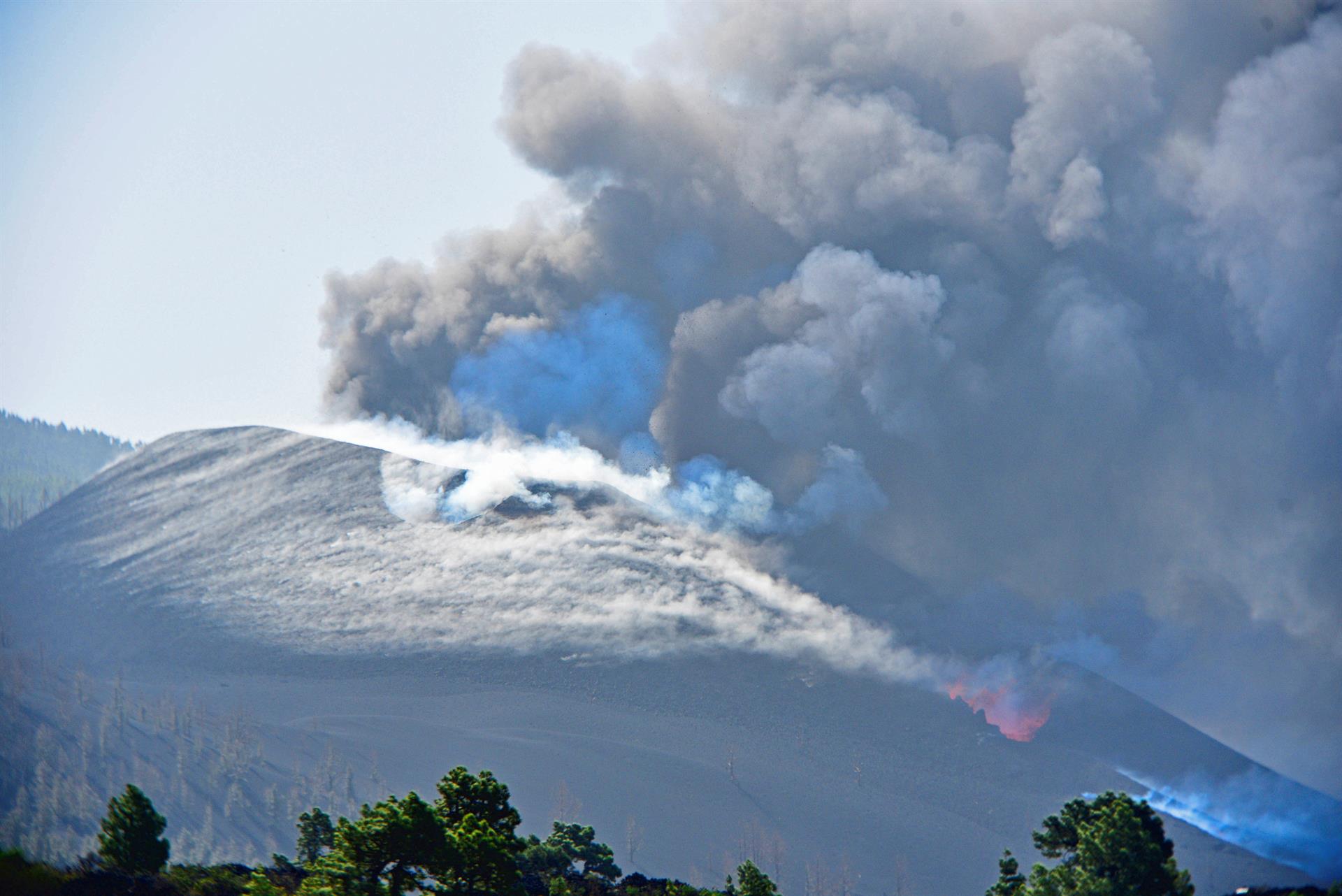 Registran nueve terremotos en una sola noche en torno al volcán de La Palma