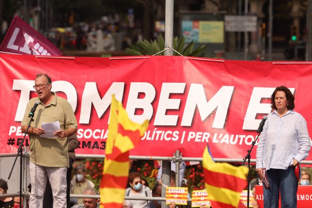 pancarta tombem el règim manifestación plataforma 3 de octubre de 2021 Sergi Alcàzar