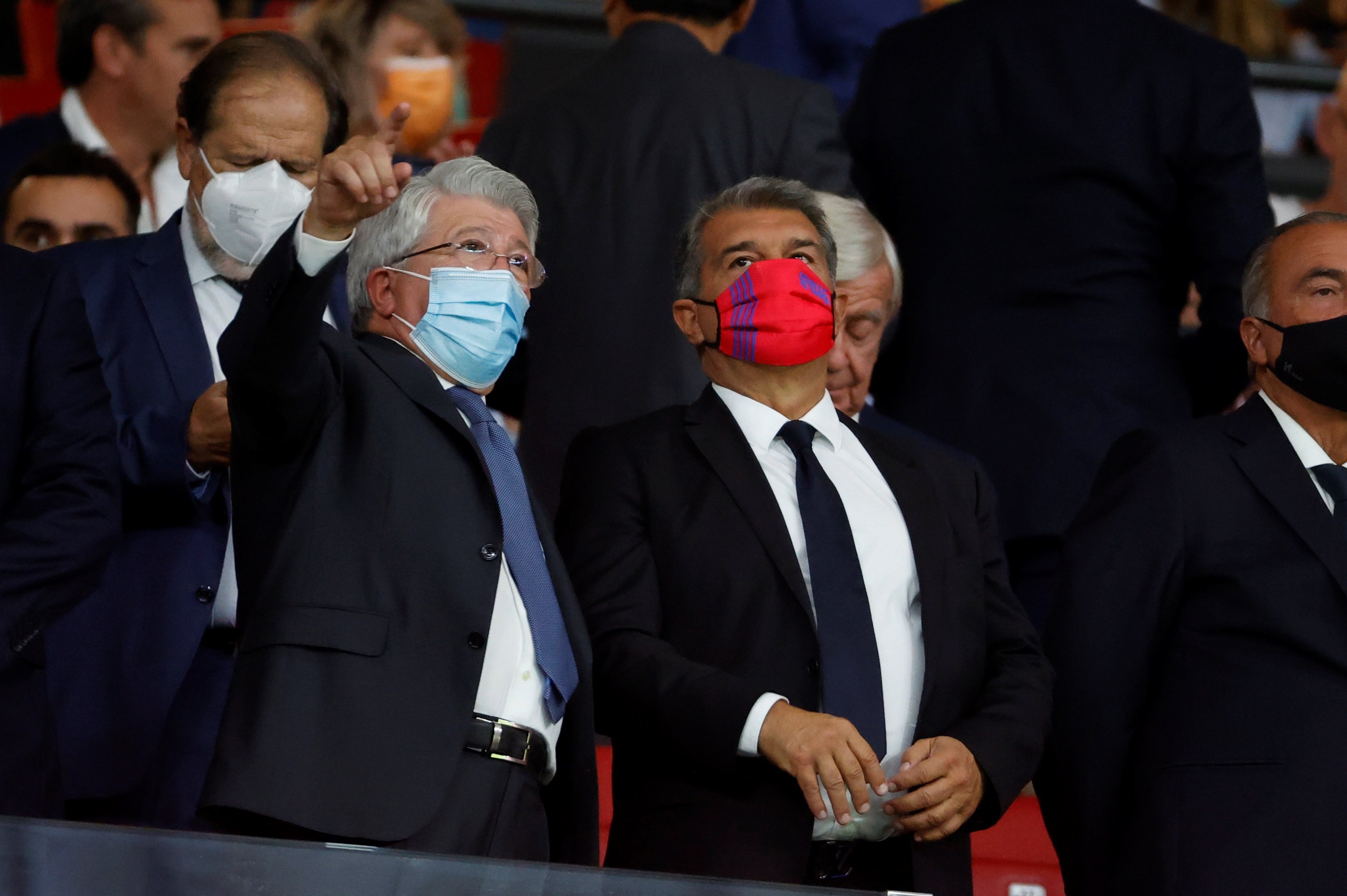 Joan Laporta y Enrique Cerezo, cesión con morbo sobre la mesa, ganan Barça y Simeone