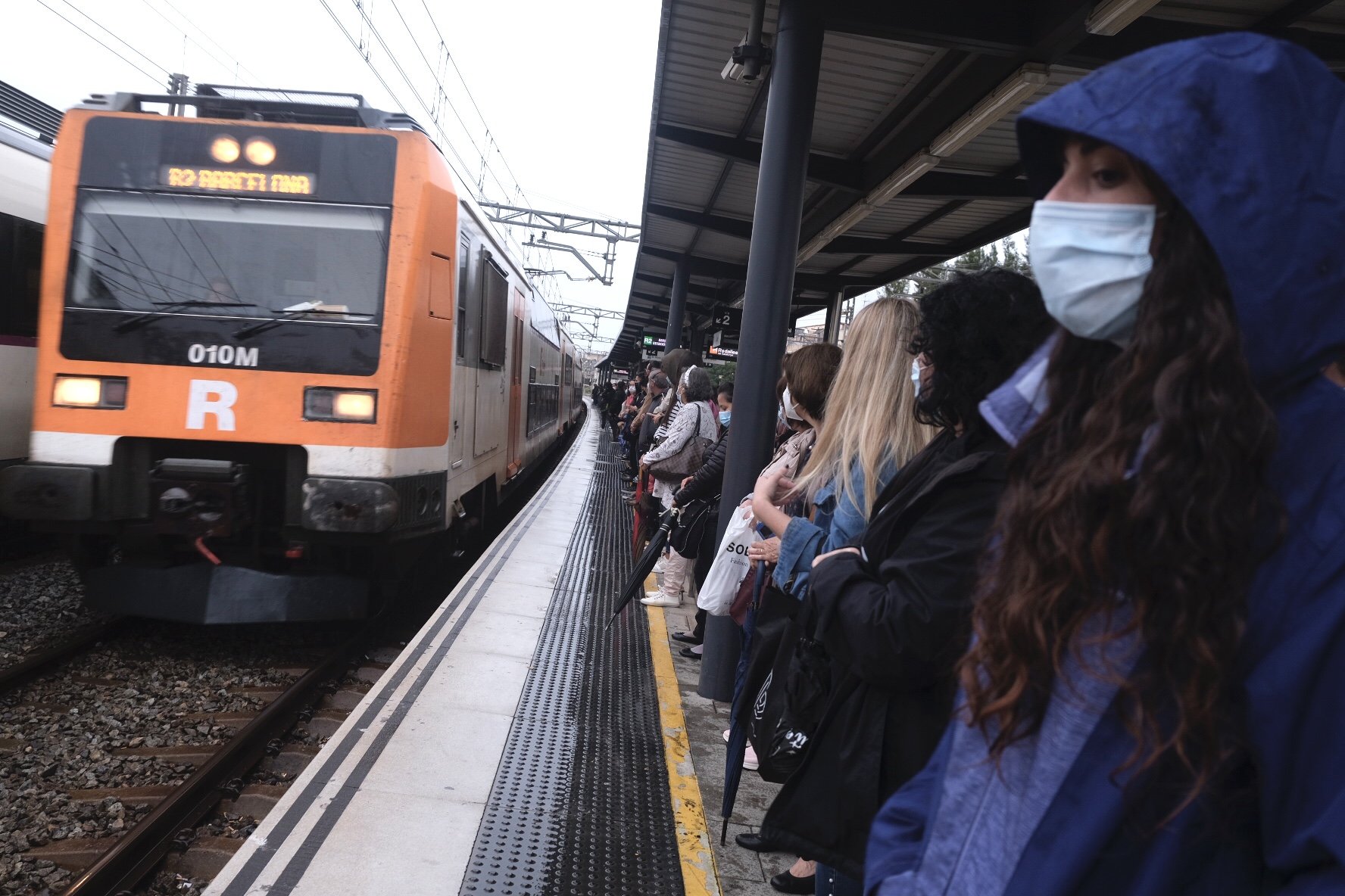 Renfe denunciará a los miembros de Batec que se han colado en Rodalies: "Es un fraude"