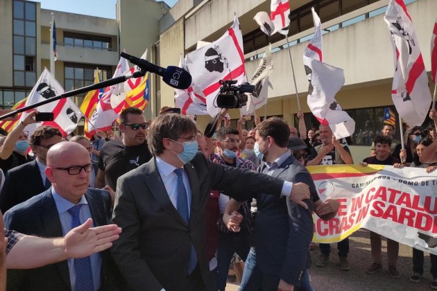 EuropaPress 3981649 expresidente generalitat carles puigdemont llega tribunal apelacion sassari (2)