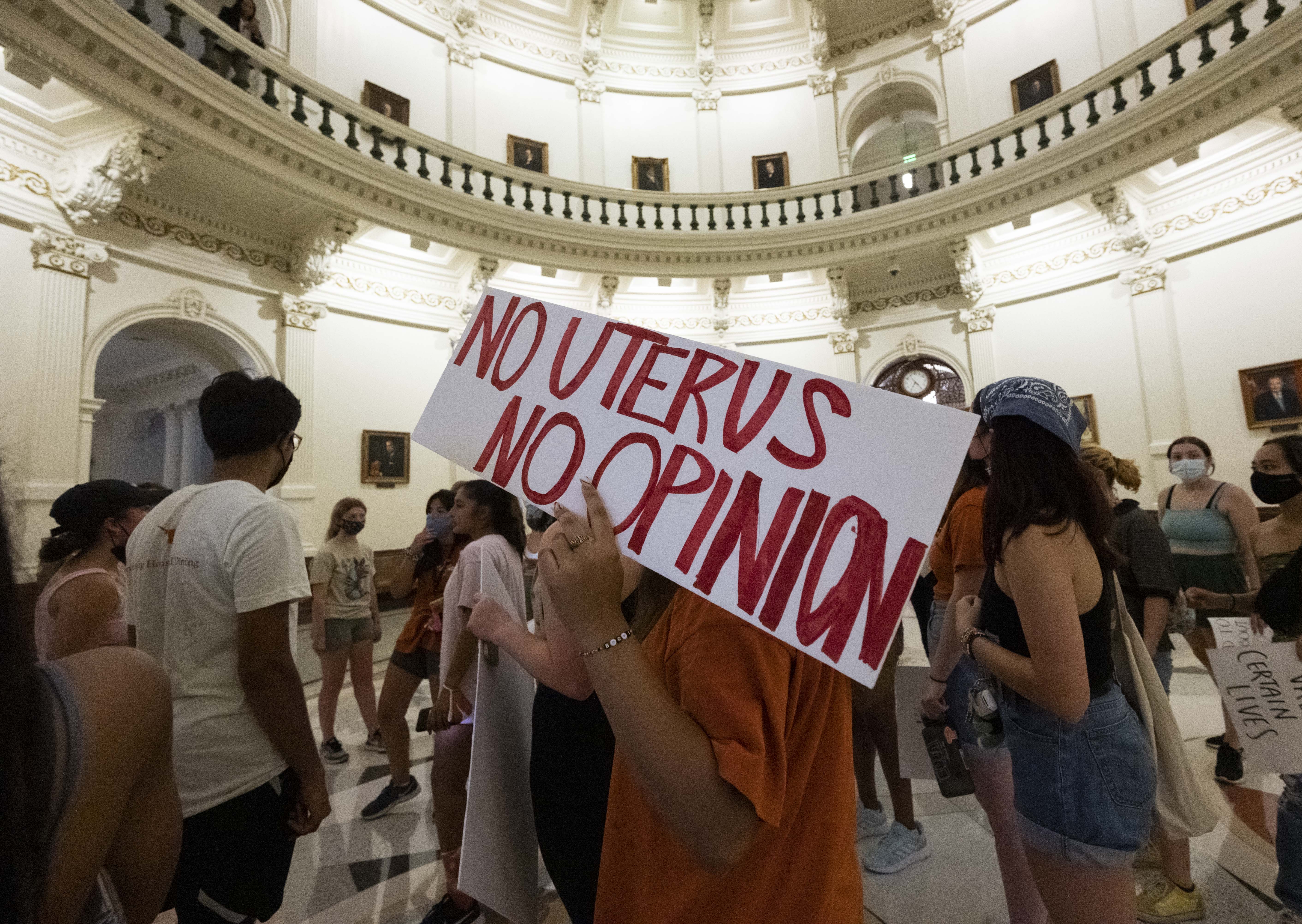 Restituyen la ley del aborto de Texas justo después de suspenderla