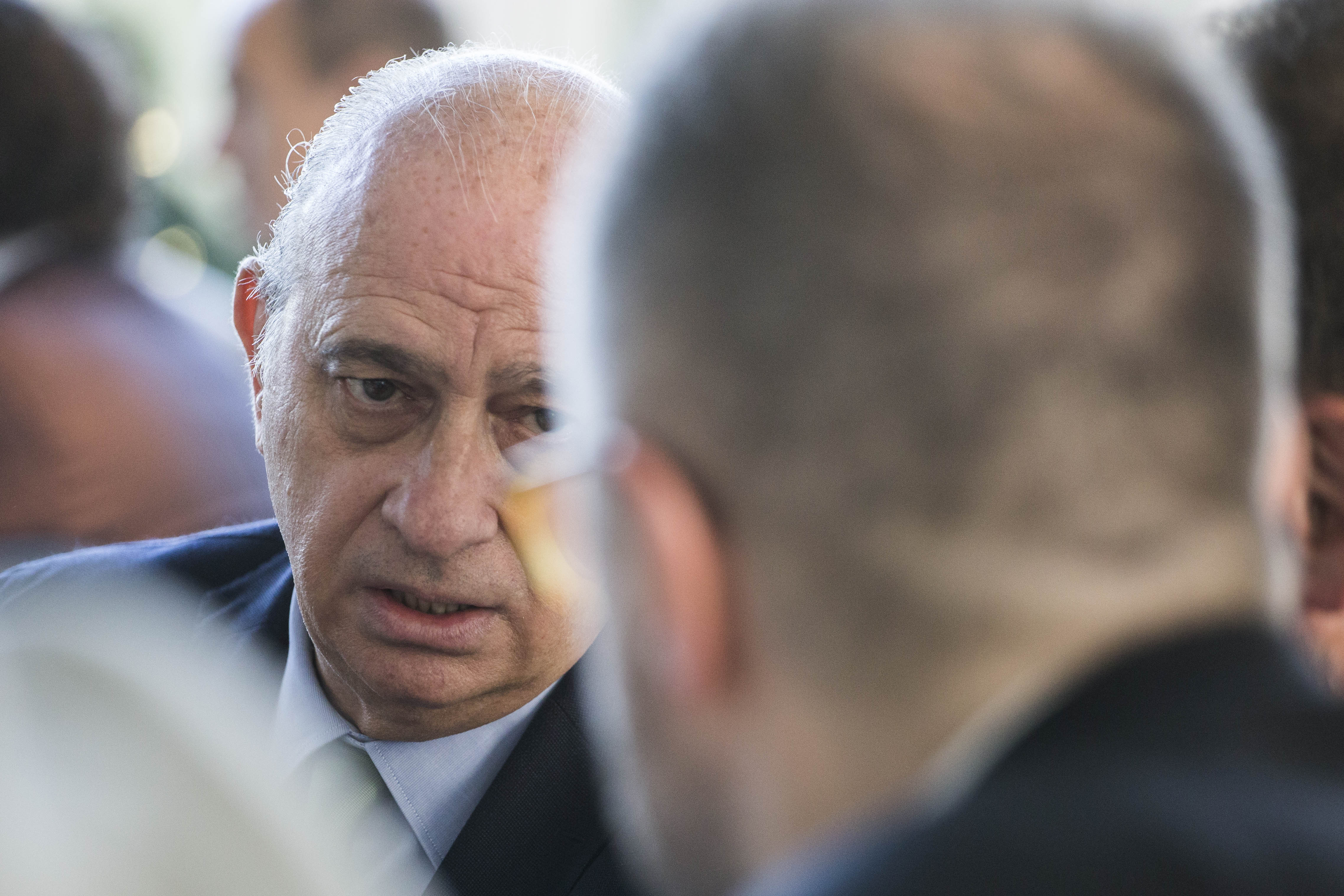 El PP acelera la llegada de refugiados, a una semana para el 26-J