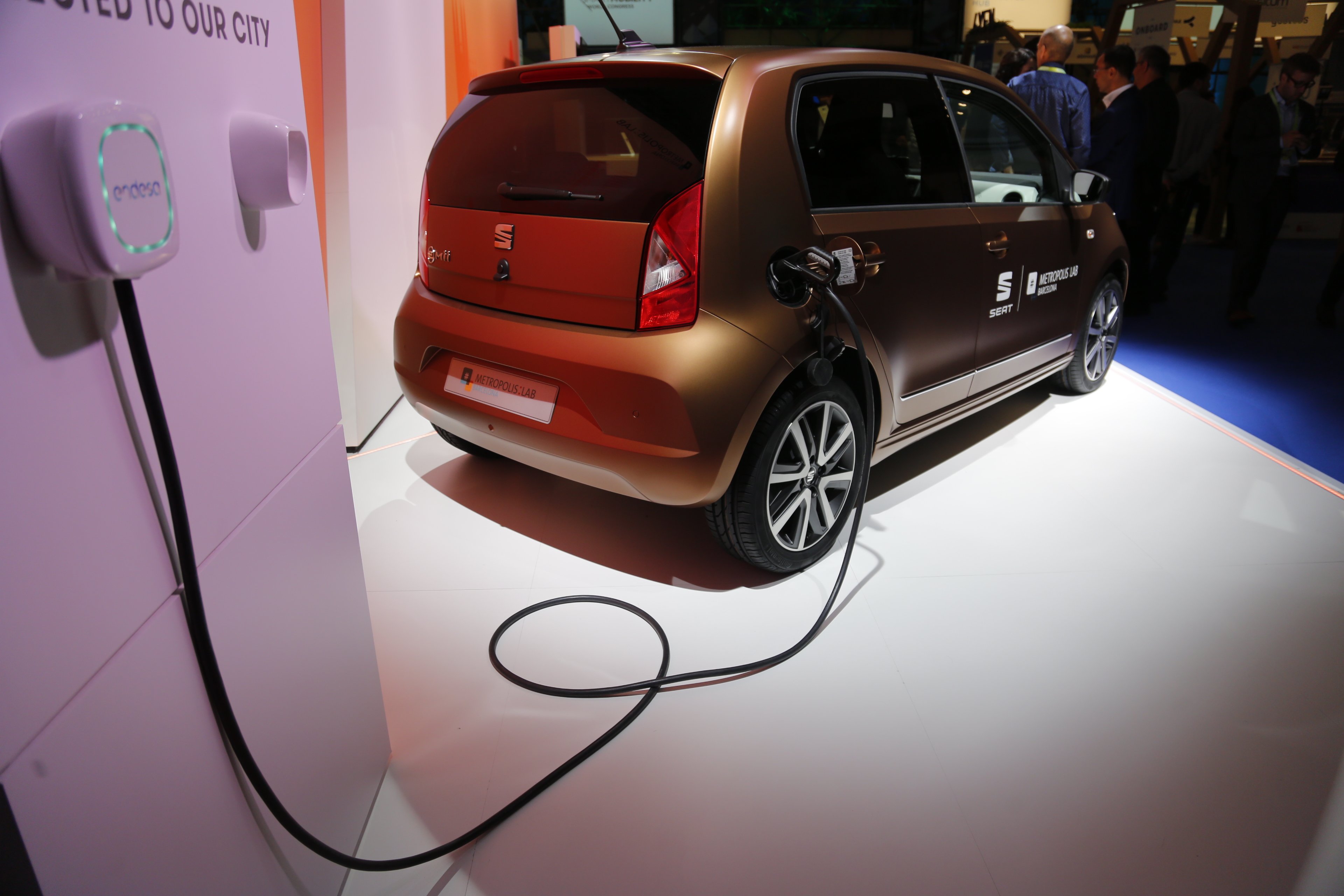 Las ventas de coches eléctricos crecen un 79% en 2020 en España