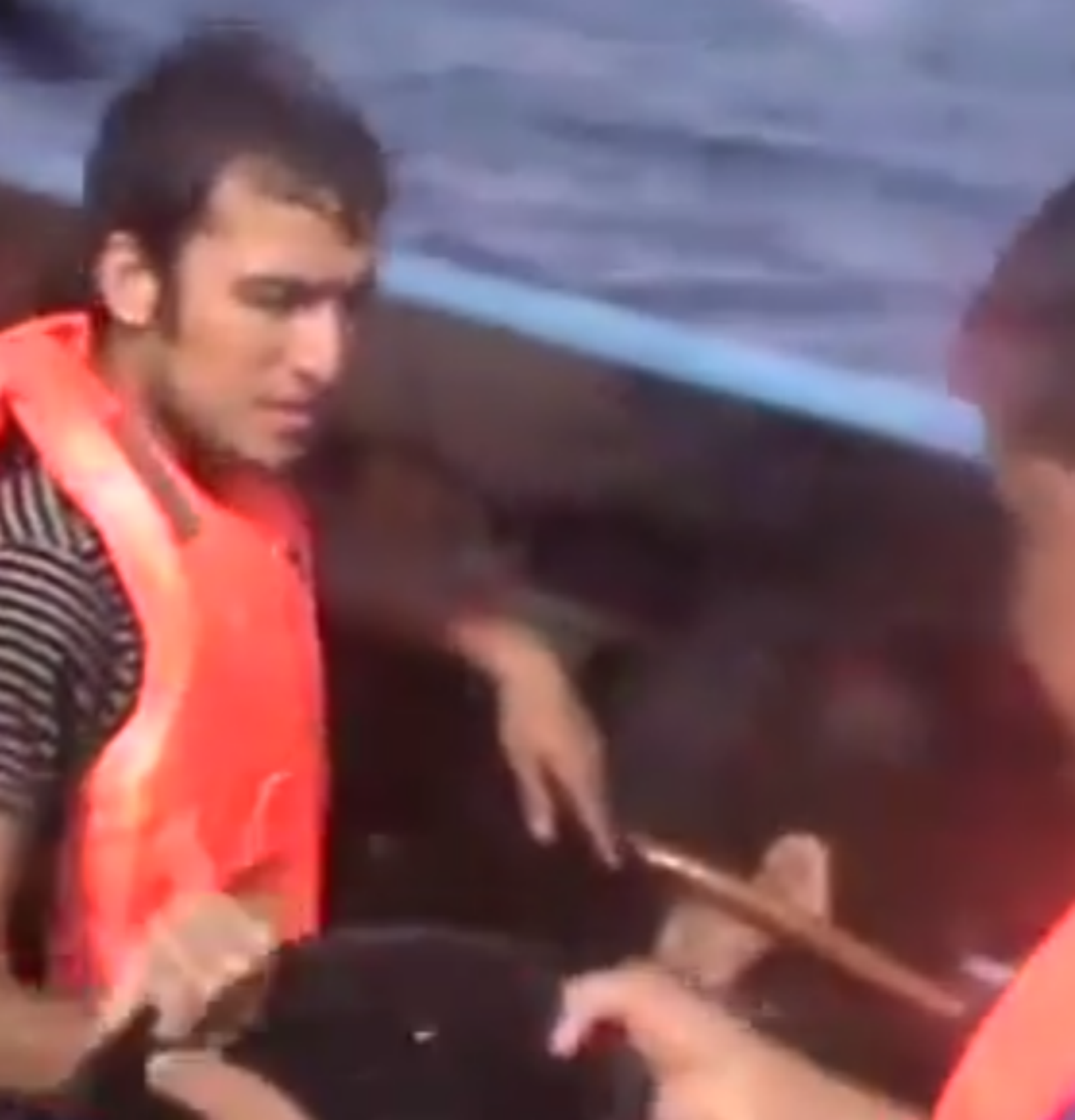 L'esfereïdor diàleg entre una pastera i la marina italiana abans d'enfonsar-se