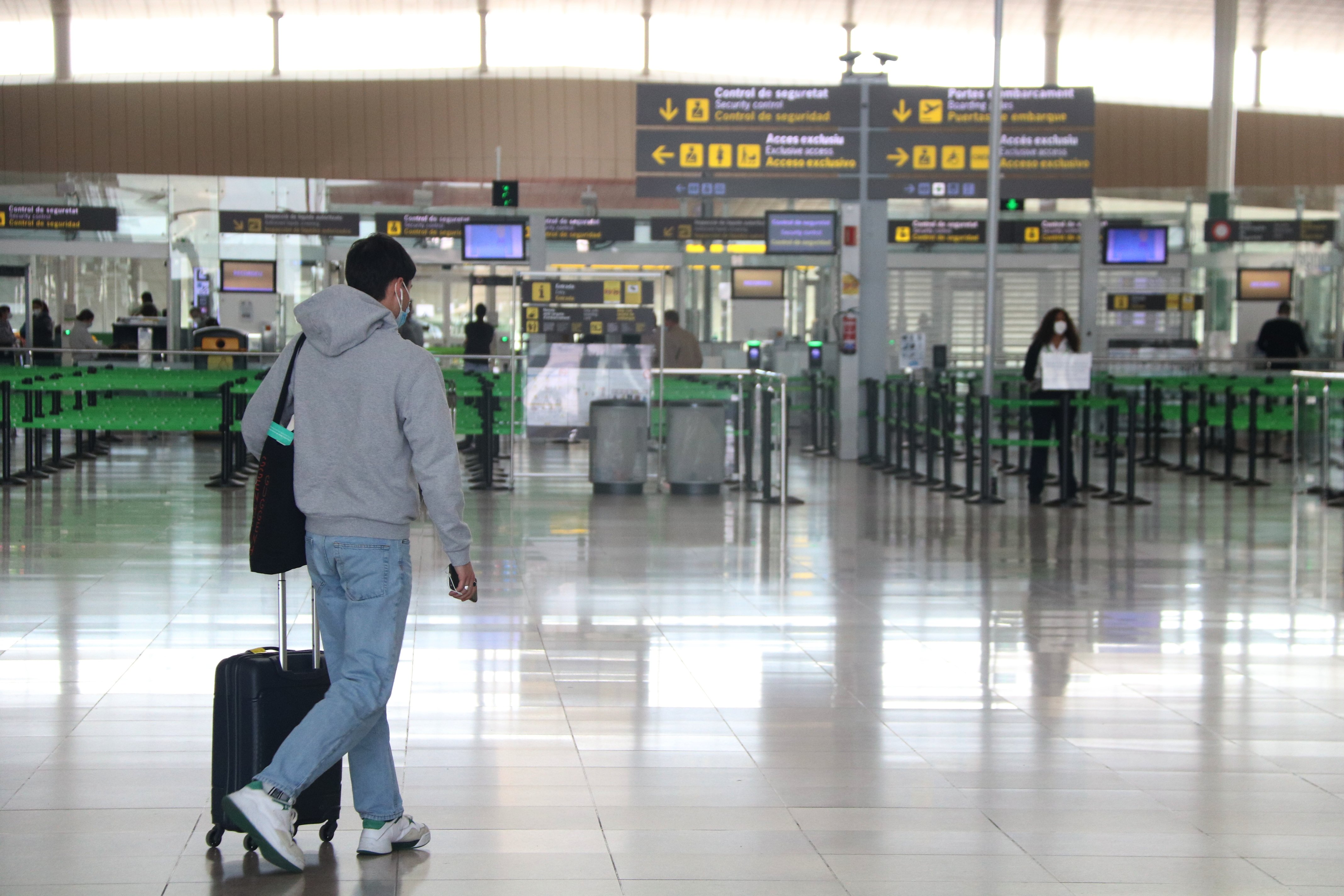 Els aeroports, lliures de restriccions d'accés per la covid la setmana que ve