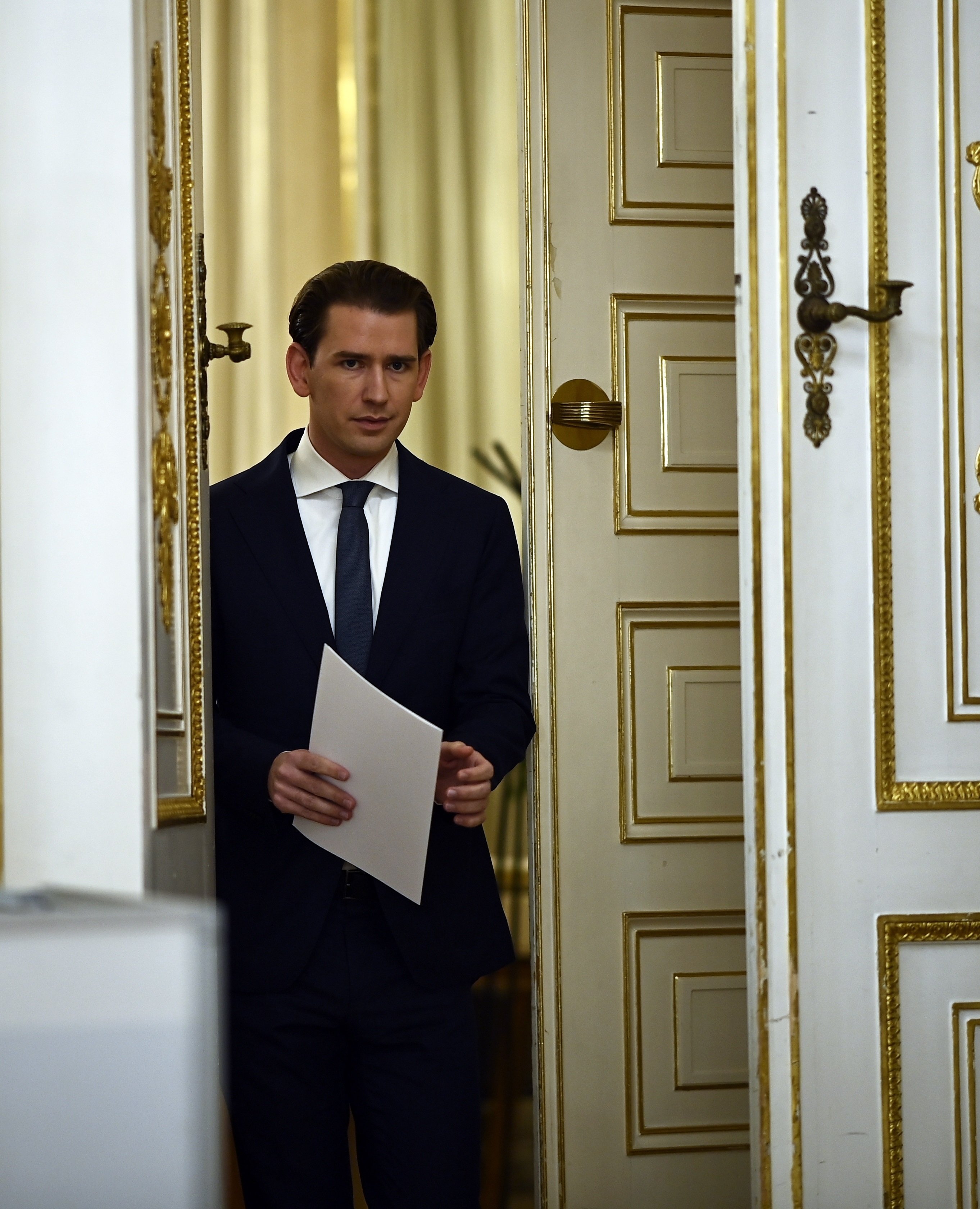 Dimite el canciller de Austria tras acusaciones de corrupción