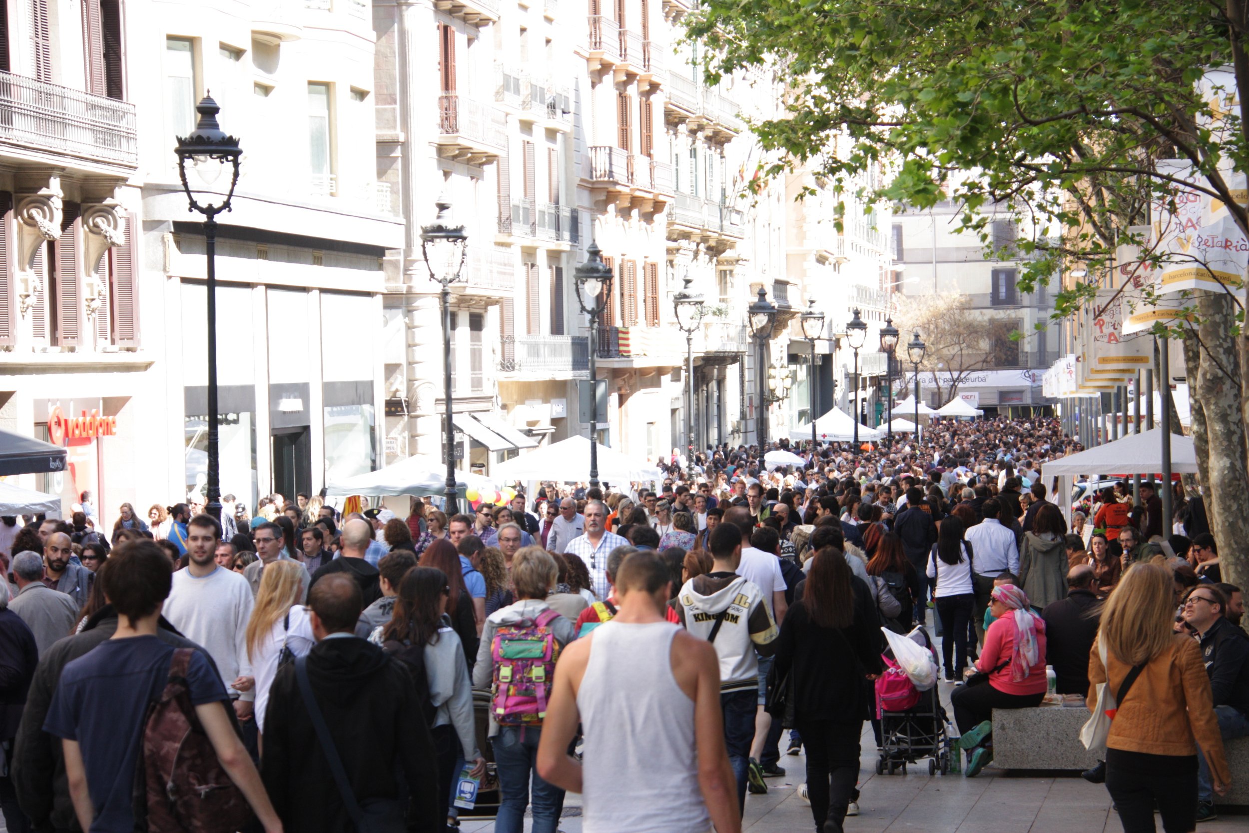 The pandemic makes Barcelona lose population for the first time in five years