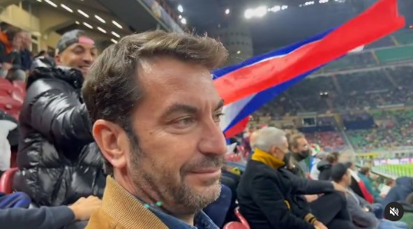 Arturo Valls hincha bandera Francia @arturovallsofficial