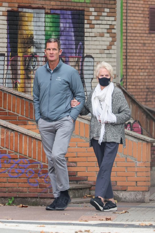 Iñaki Urdangarín con su madre Claire Liebaert GTRES Iñaki Urdangarín con su madre Claire Liebaert GTRES