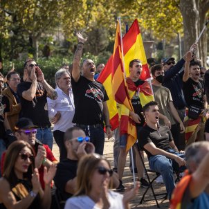 El fascismo vuelve a Montjuïc y llama a la violencia contra "los traidores de España"