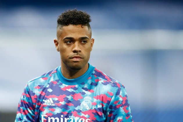 Mariano Díaz calentamiento Real Madrid Europa Press