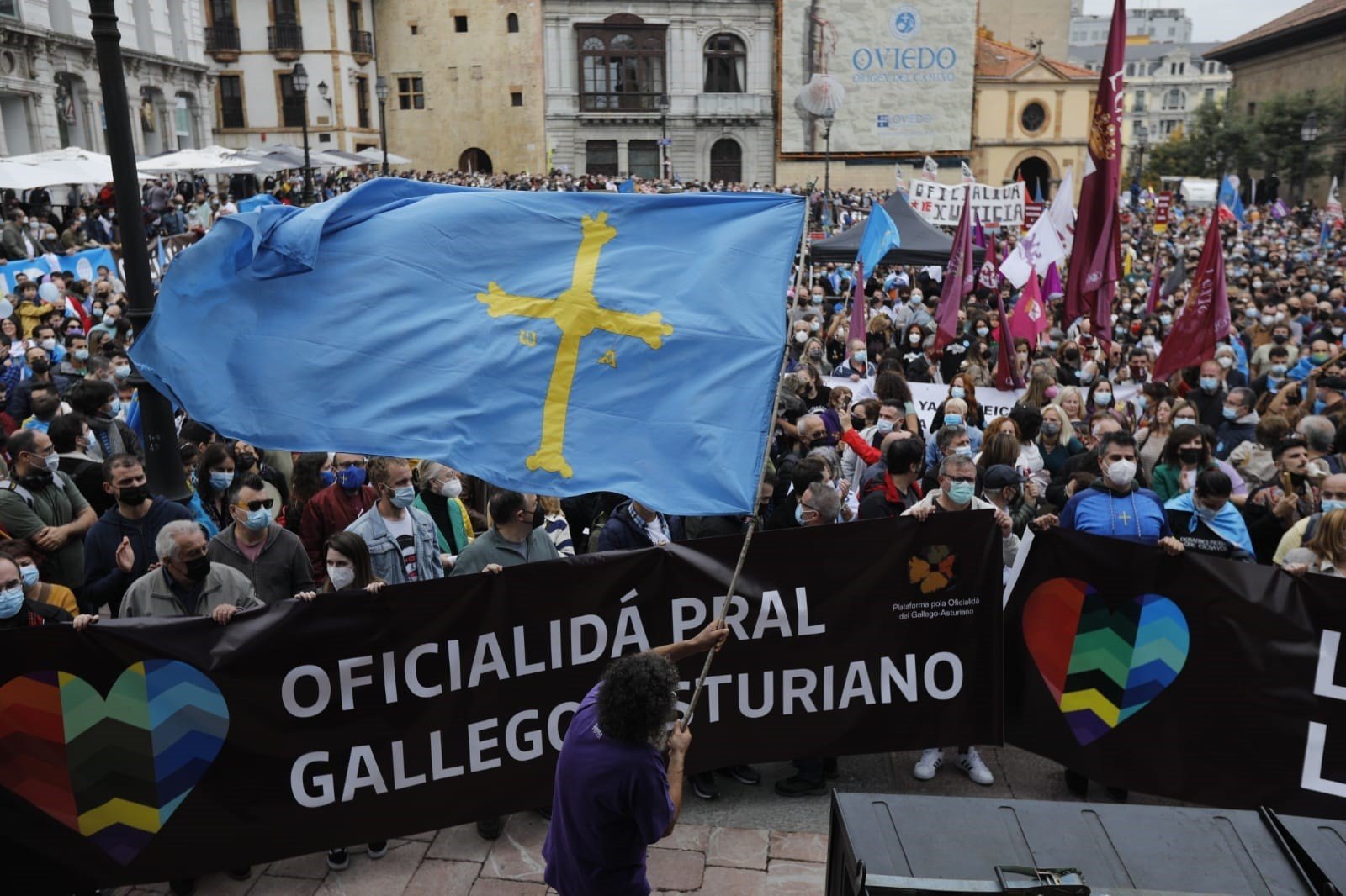 Multitudinària manifestació a Oviedo a favor de l'oficialitat de l'asturià