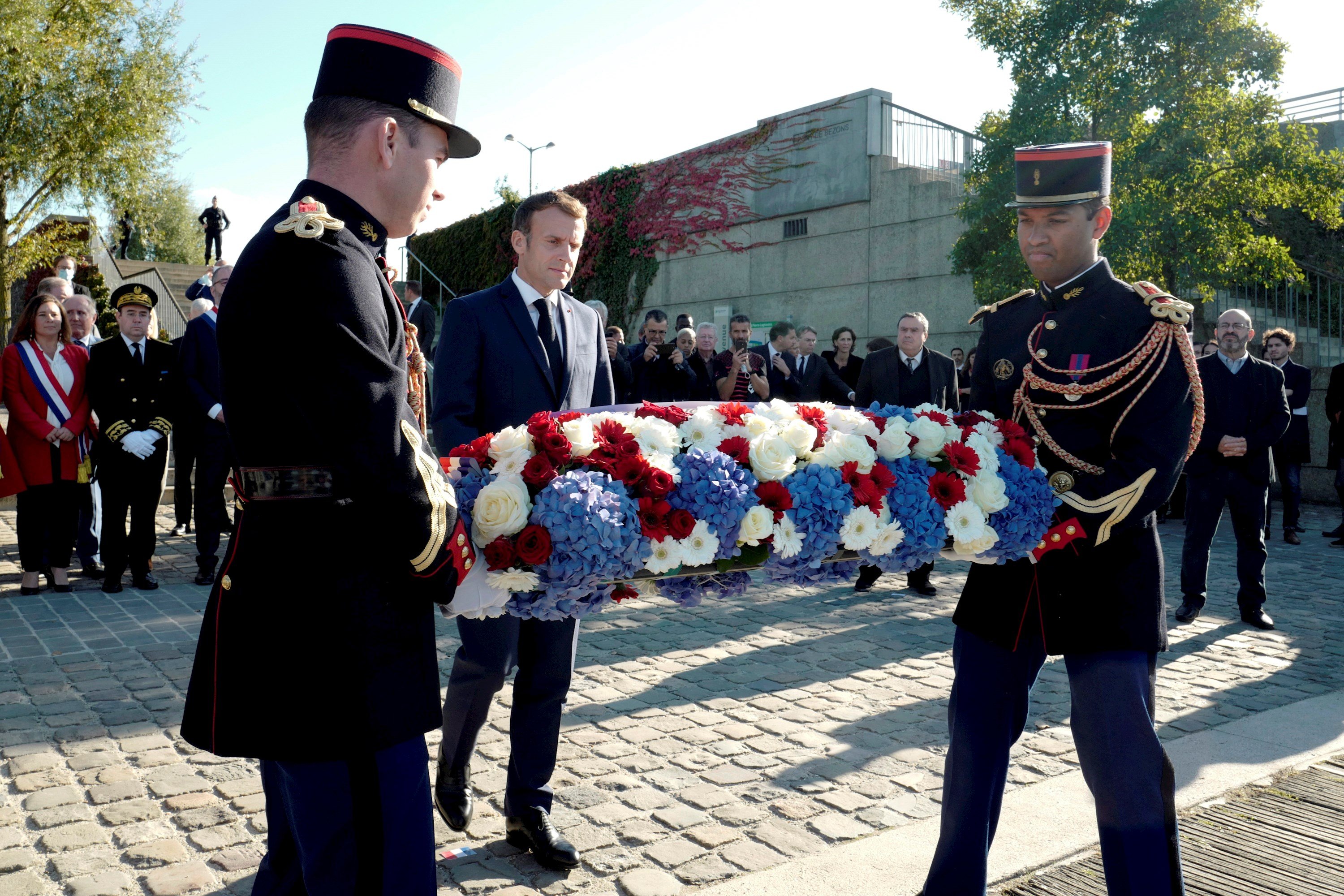 Macron entona el 'mea culpa' per l'assassinat d'independentistes algerians