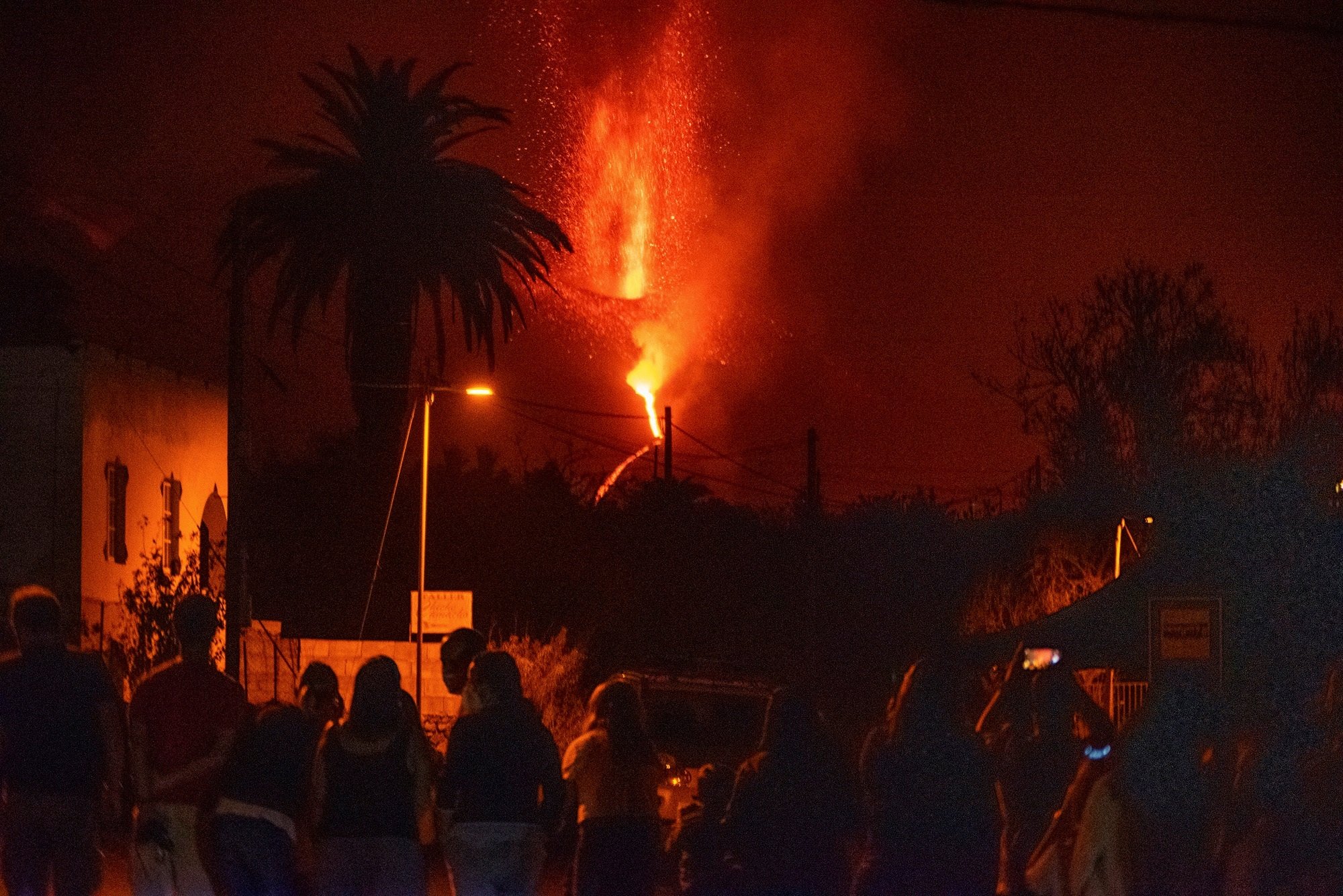 El volcà de La Palma registra "importants explosions" i emissió de lava