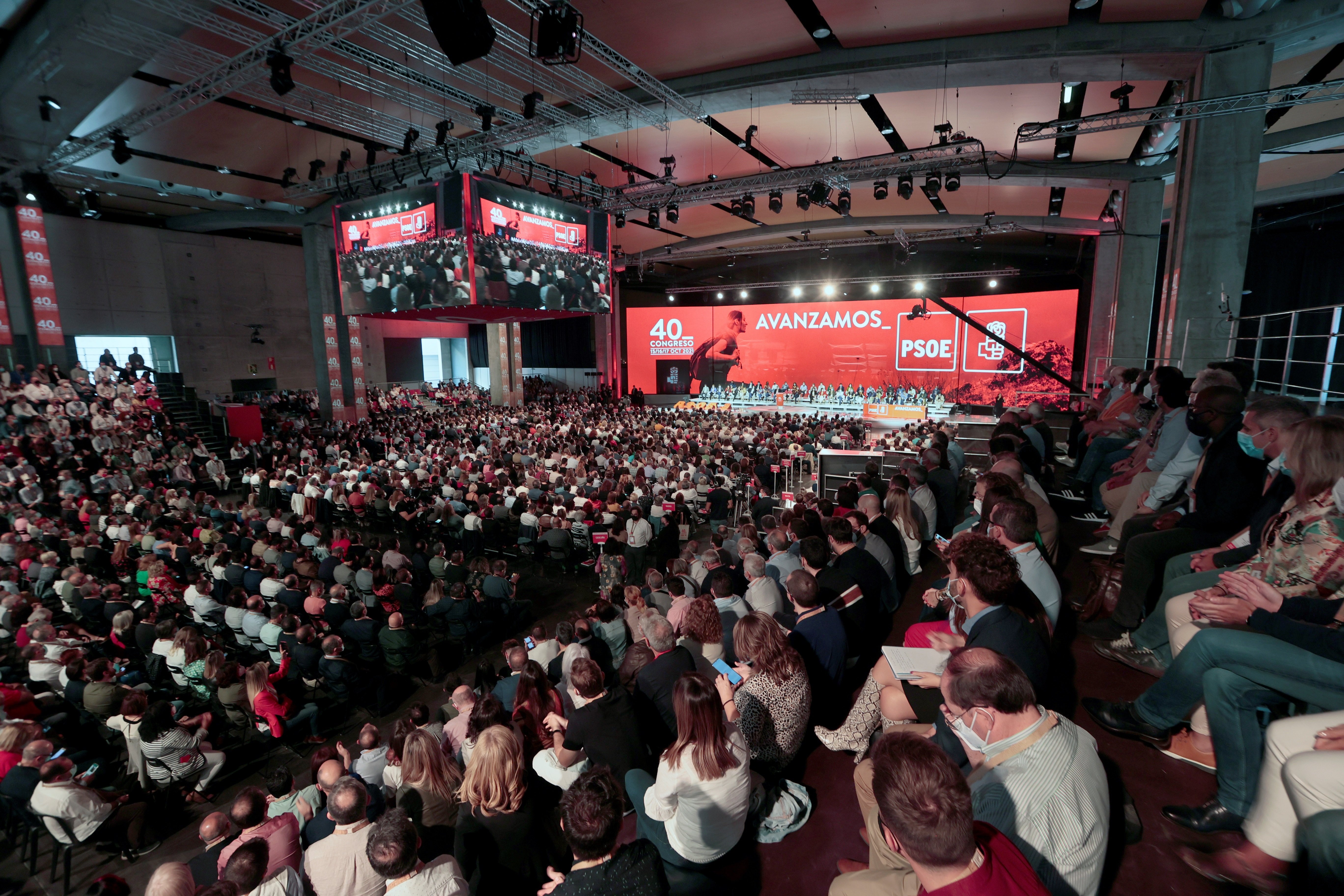 El PSOE, a la búlgara: aprovada la nova executiva amb el 95%