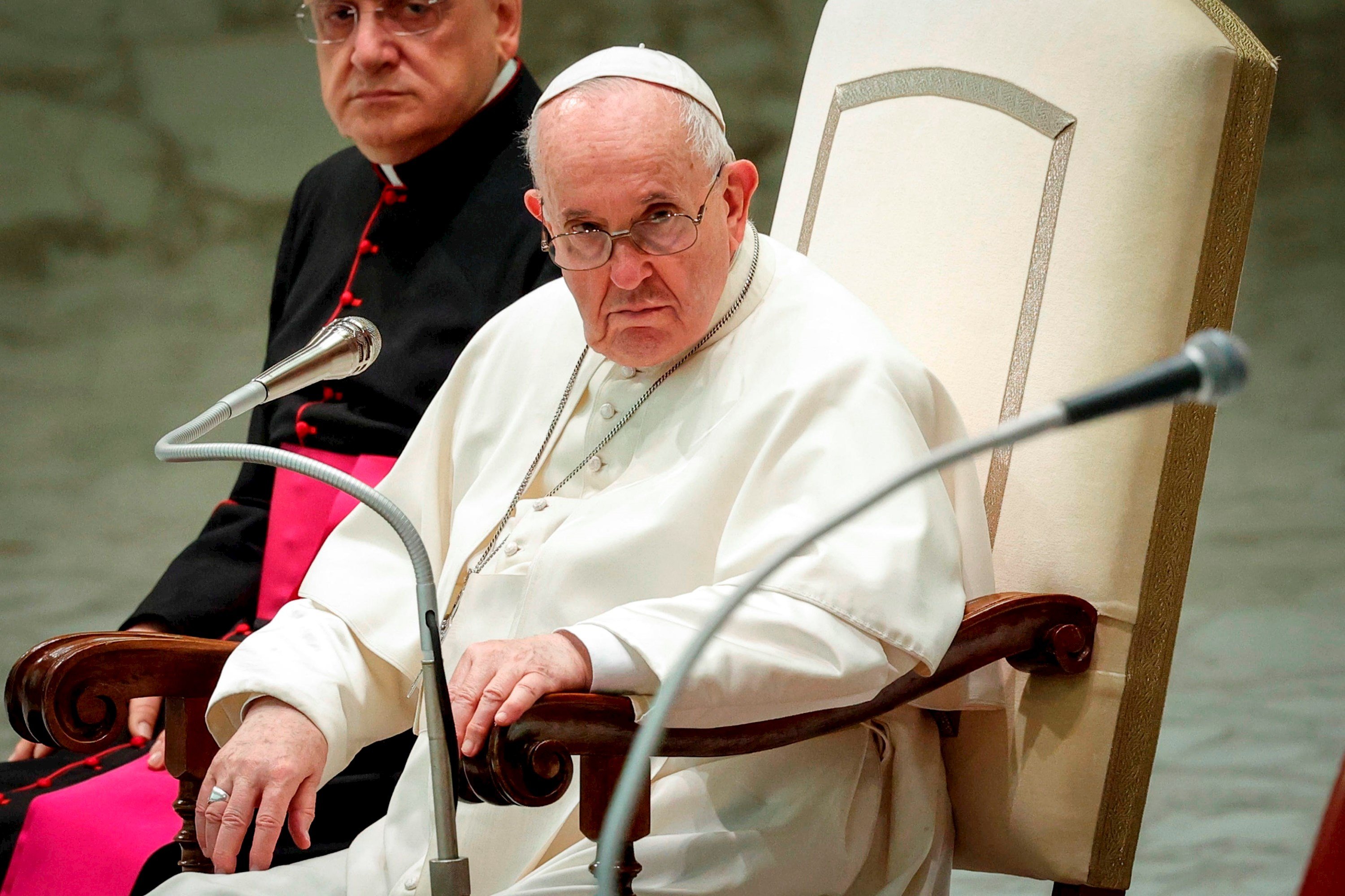 El papa defensa el salari universal i la reducció de la jornada laboral