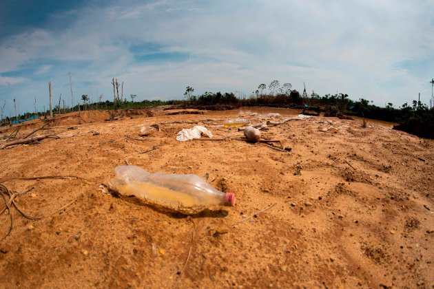 Fotografia de la devastació produïda per la mineria, el 29 de setembre de 2021, en La Pampa, un territori ubicat en plena zona d'amortiment de la Reserva Nacional de Tambopata, en l'Amazonía (Perú). / Efe