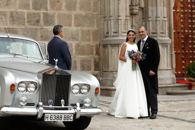 Ortega Smith y su mujer en uno Rollos Royce GTRES